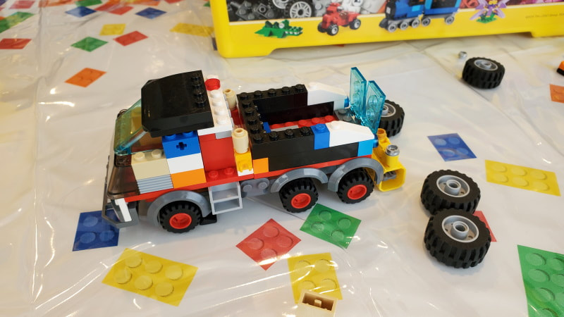 1 ENFANT Atelier Lego + 1 ADULTE + 1 ENFANT aire de jeux (billets prépayés)